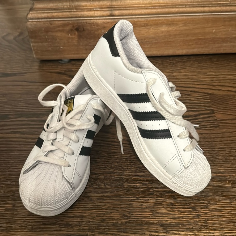 Kids Adidas Superstars